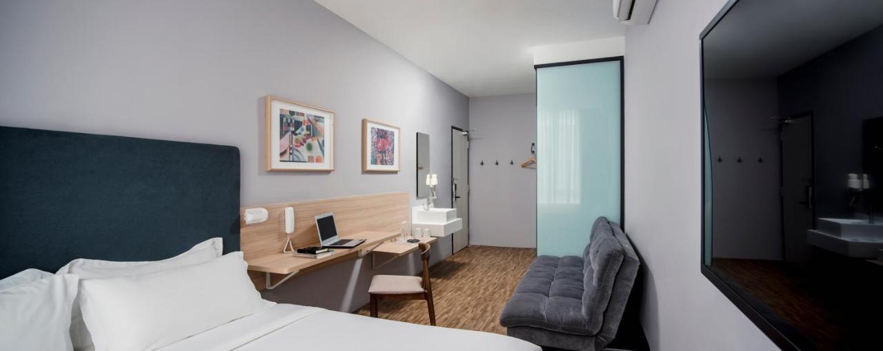 Hako Hotel Skudai Exteriör bild